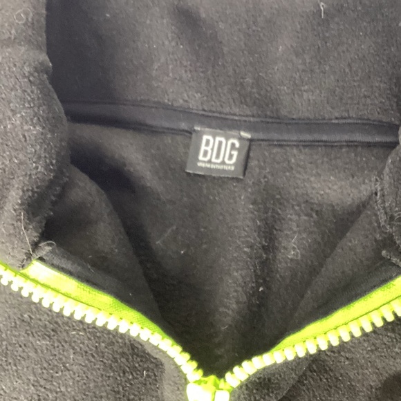 BDG Urban Outfitters Cropped Jacket, Black with yellow zipper SIZE M - Picture 4 of 4